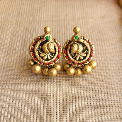 Traditional mugappu terracotta chain