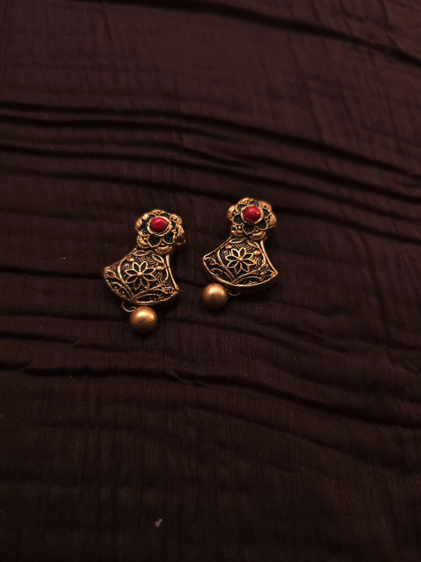 Pallavi Antique Gold Fan-Shaped Filigree & Crimson Terracotta Collar Set