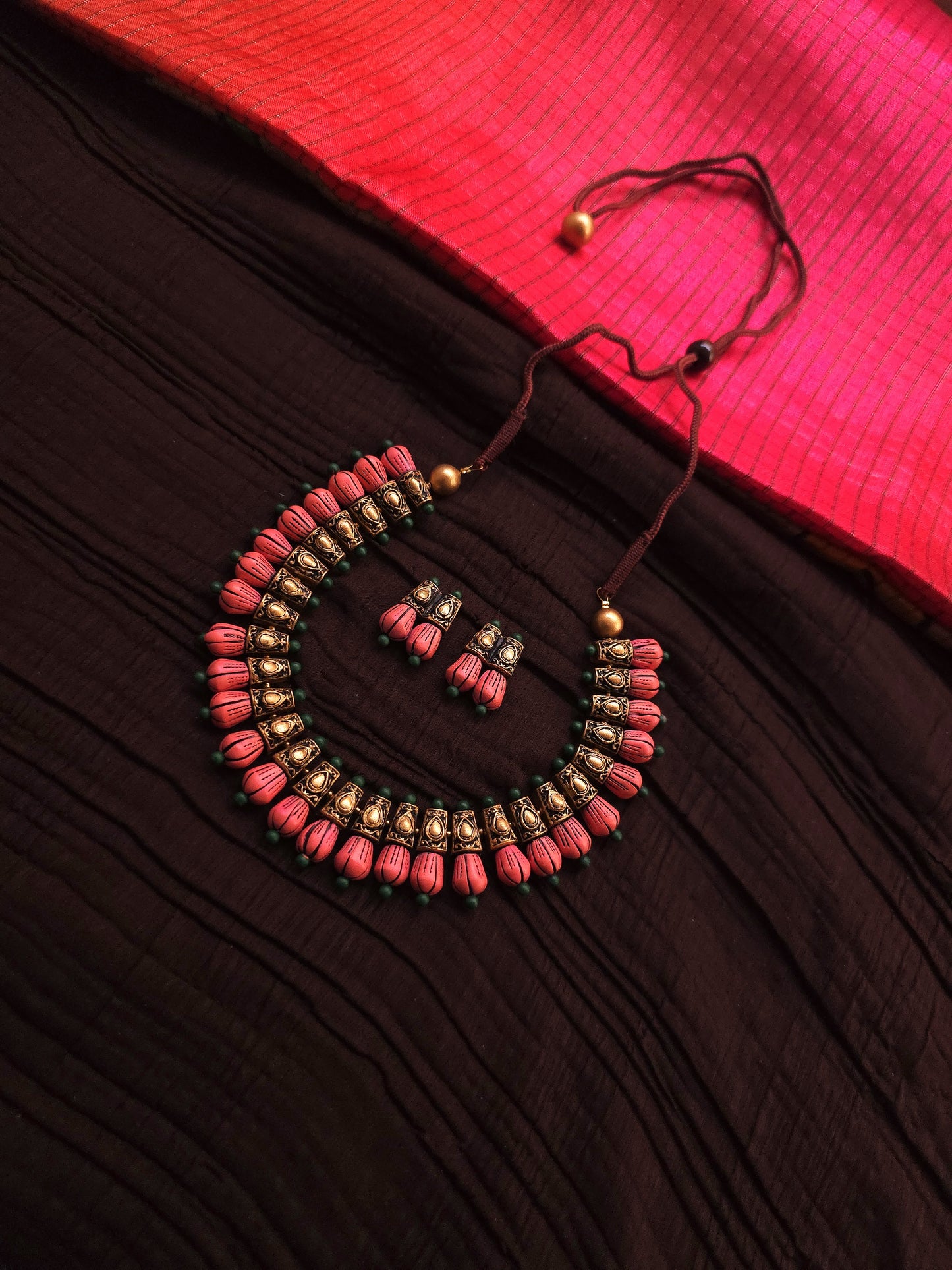 Pavalamalli Antique Gold Archway & Coral Pink Lotus Bud Terracotta Collar Set