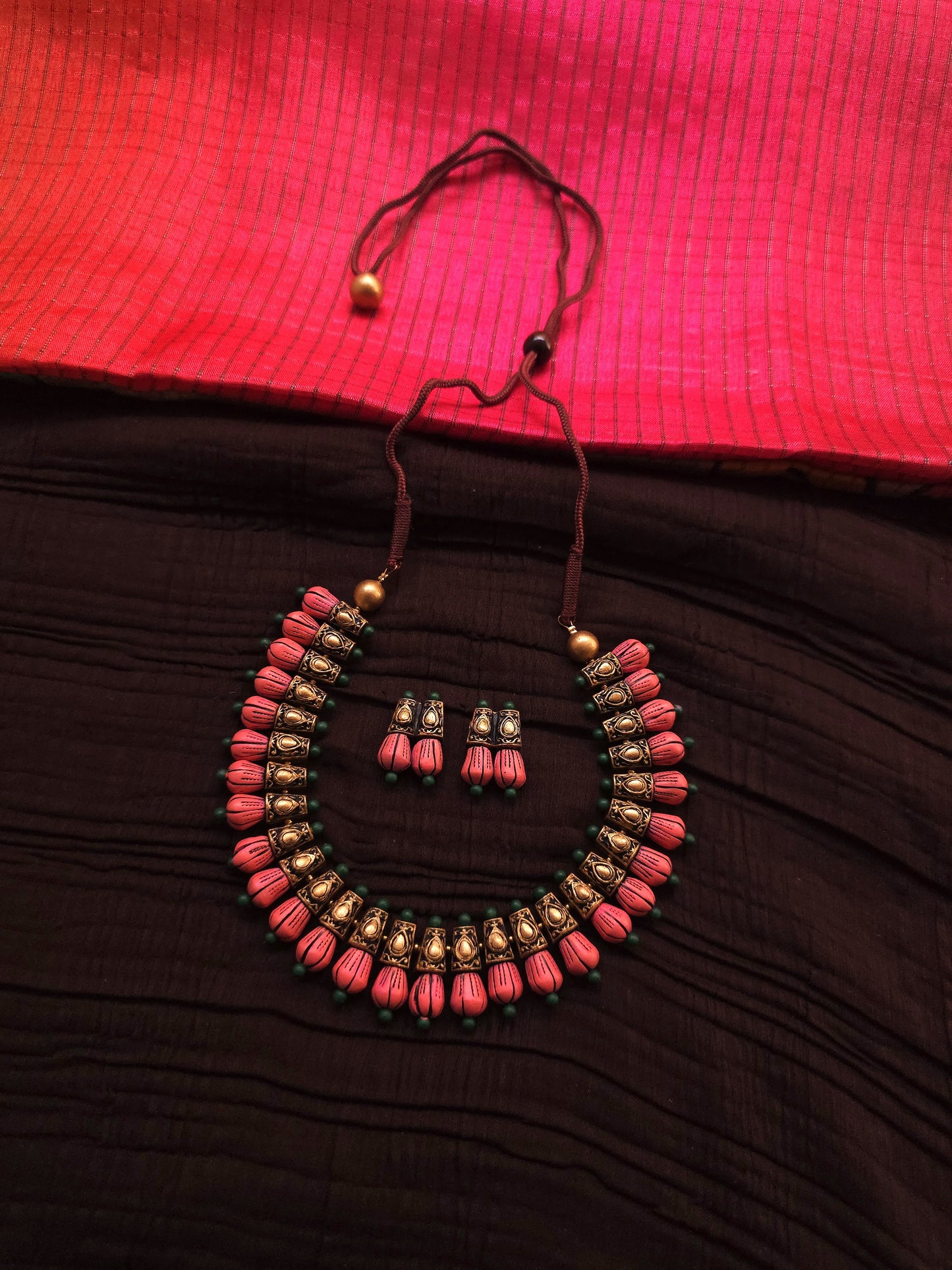 Pavalamalli Antique Gold Archway & Coral Pink Lotus Bud Terracotta Collar Set