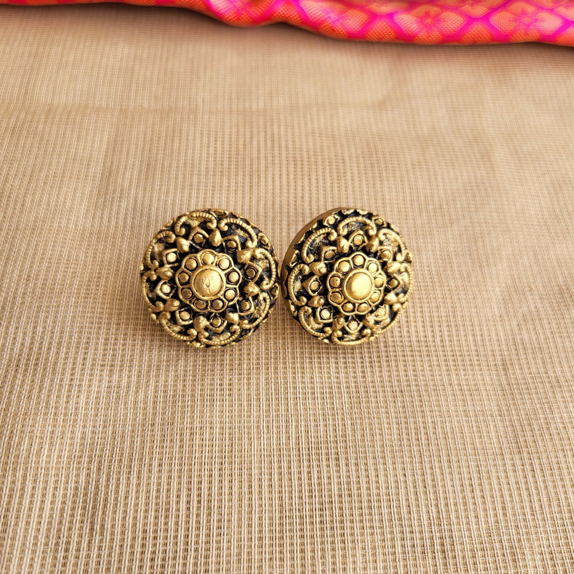 Lightweight & skin-friendly