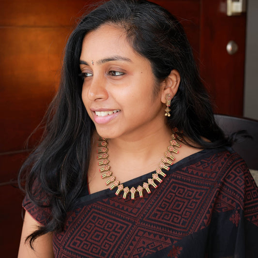 Rivaka - Simple Stick tube pattern necklace in pink and antique gold color terracotta jewellery with matching earrings