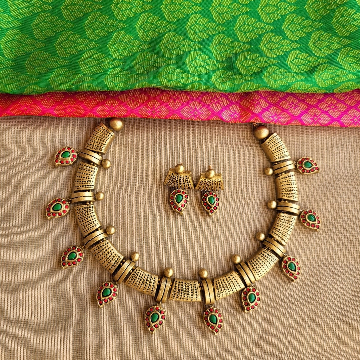 Handcrafted terracotta necklace & earrings
