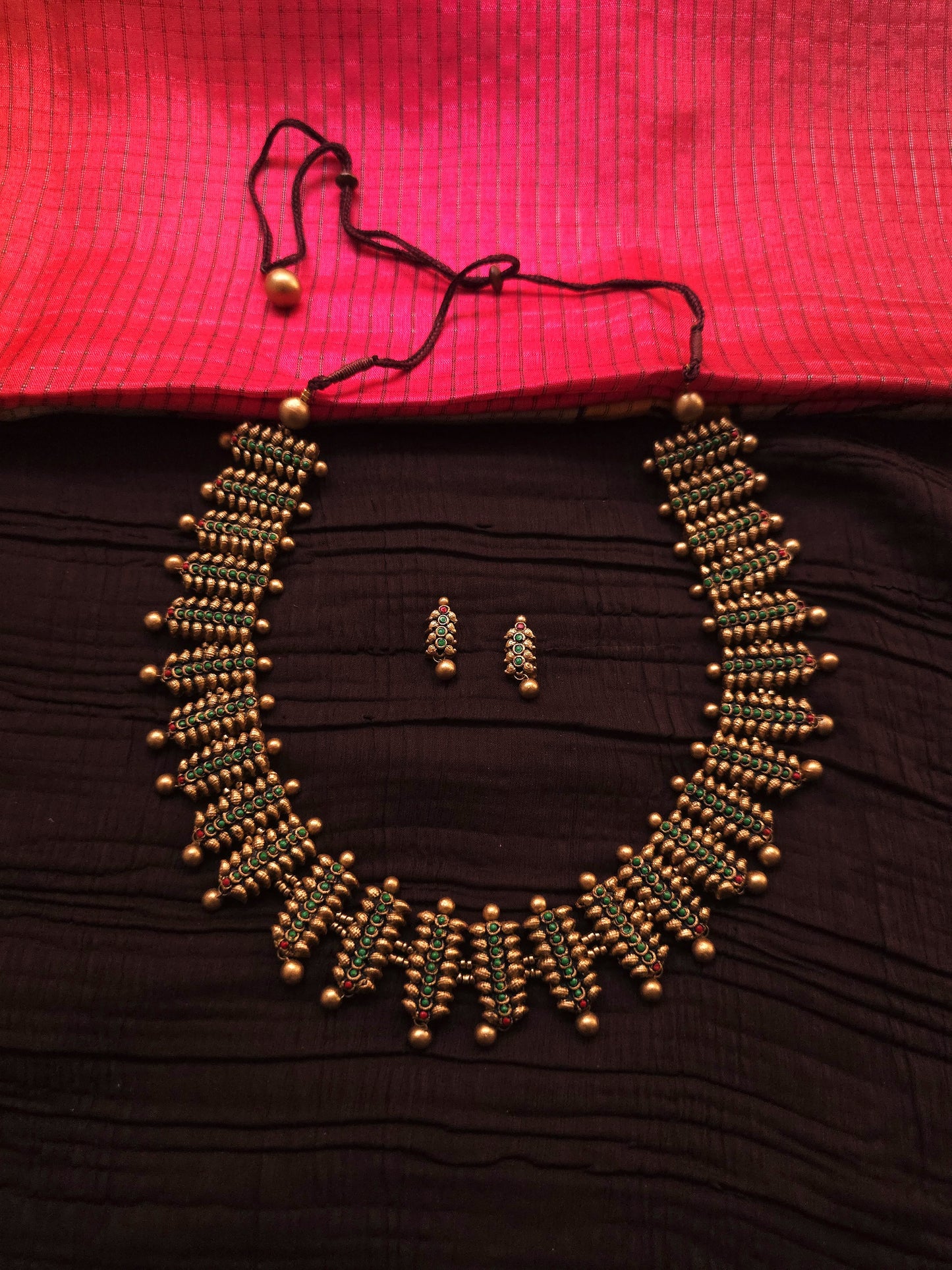 Sunanda Antique Gold Spiked Ridge & Emerald-Crimson Terracotta Collar Set