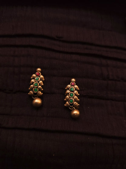 Sunanda Antique Gold Spiked Ridge & Emerald-Crimson Terracotta Collar Set