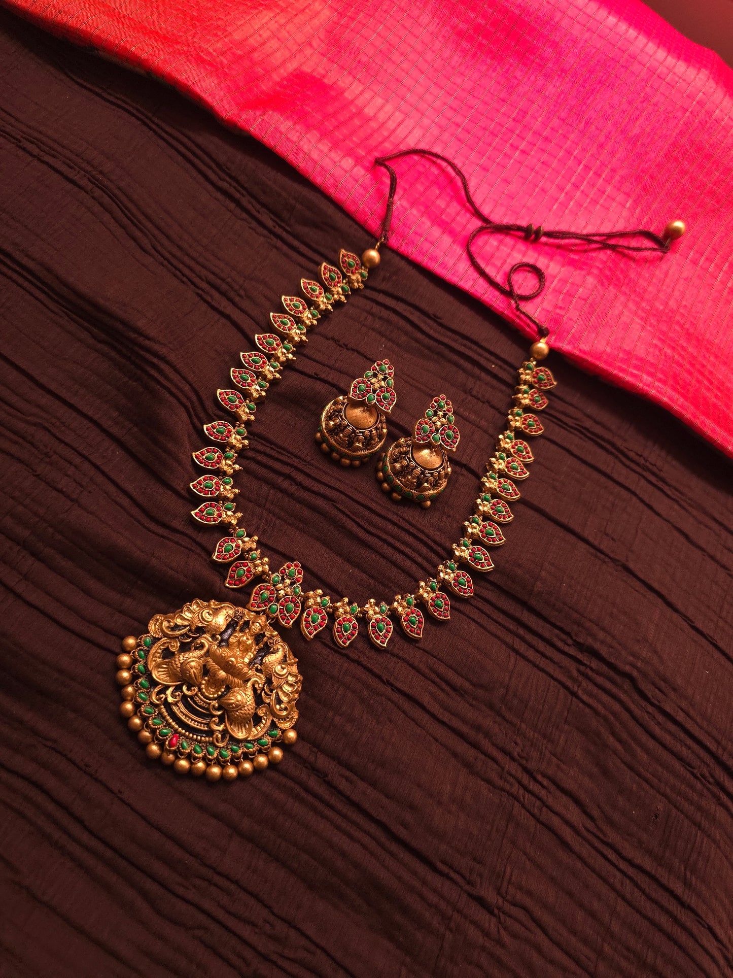 The Lakshmi Vaibhav Antique Gold & Kemp Stone Heritage Haar Set