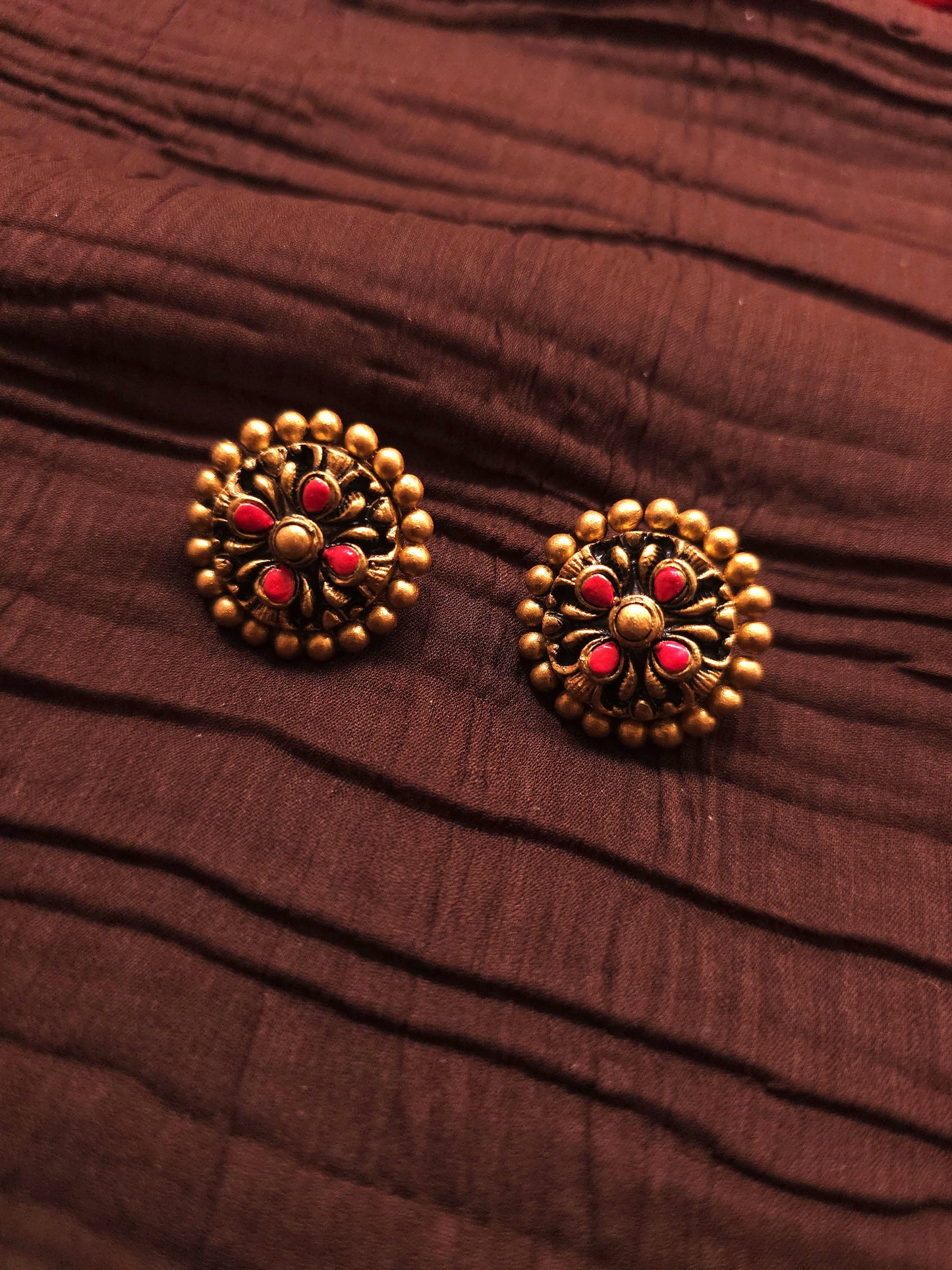 The Mayura Mandala Antique Gold & Crimson Choker Terracotta Set