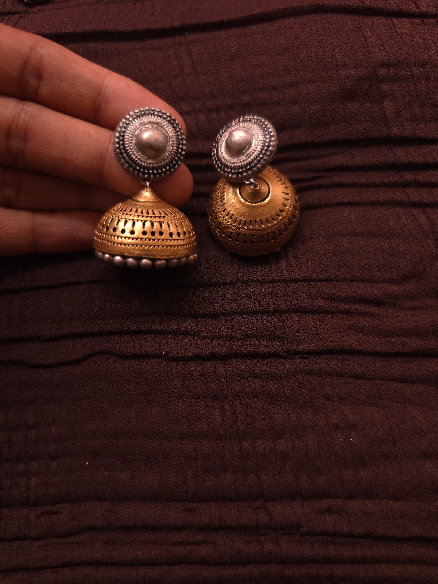 The dual-tone chakra aura dual-finish spike motif terracotta set