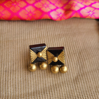 terracotta necklace and earrings black gold square
