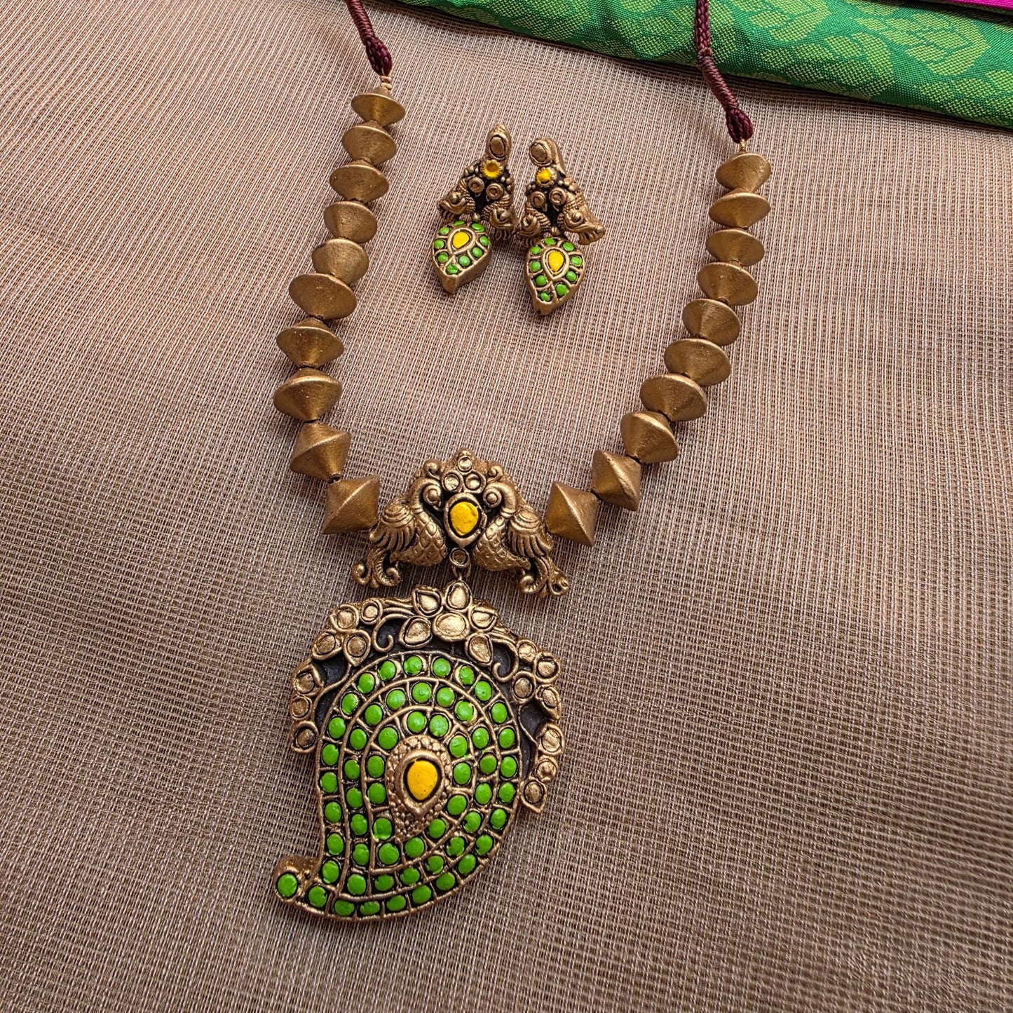 Kemp Mango Terracotta Jewellery Parrot Green