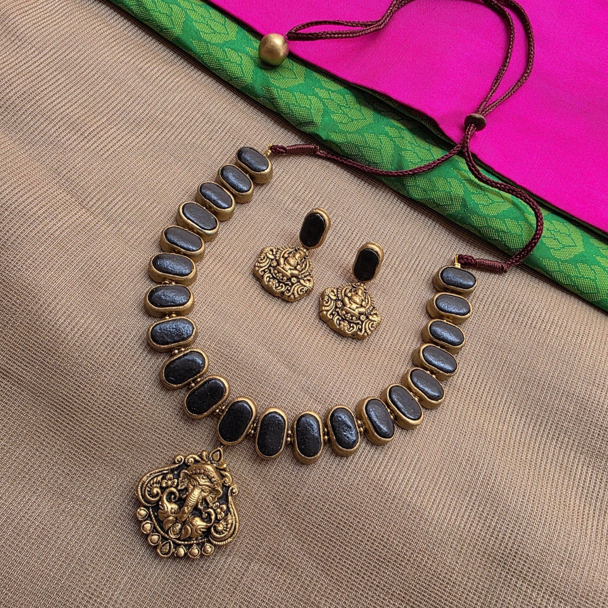 Kemp New Terracotta Jewellery Black