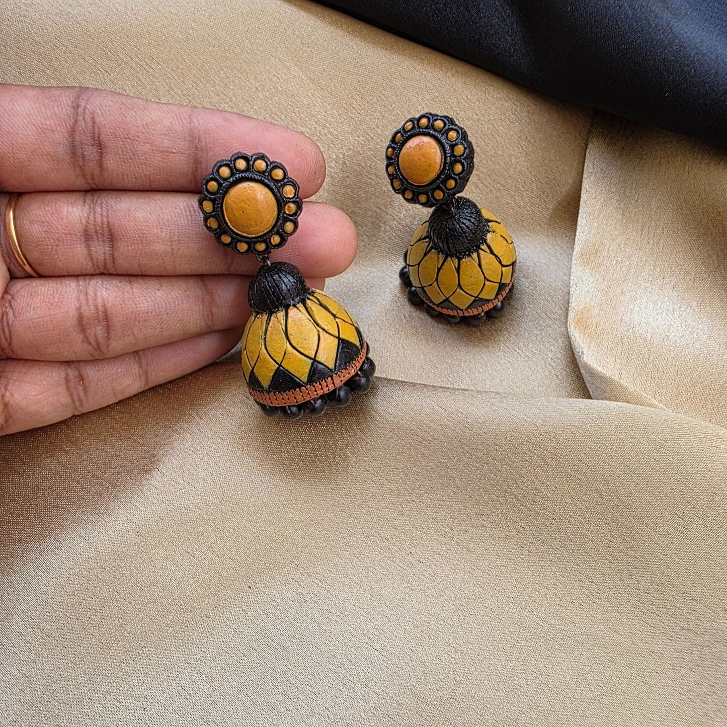 Poovizhi Terracotta Jumka Variant 5