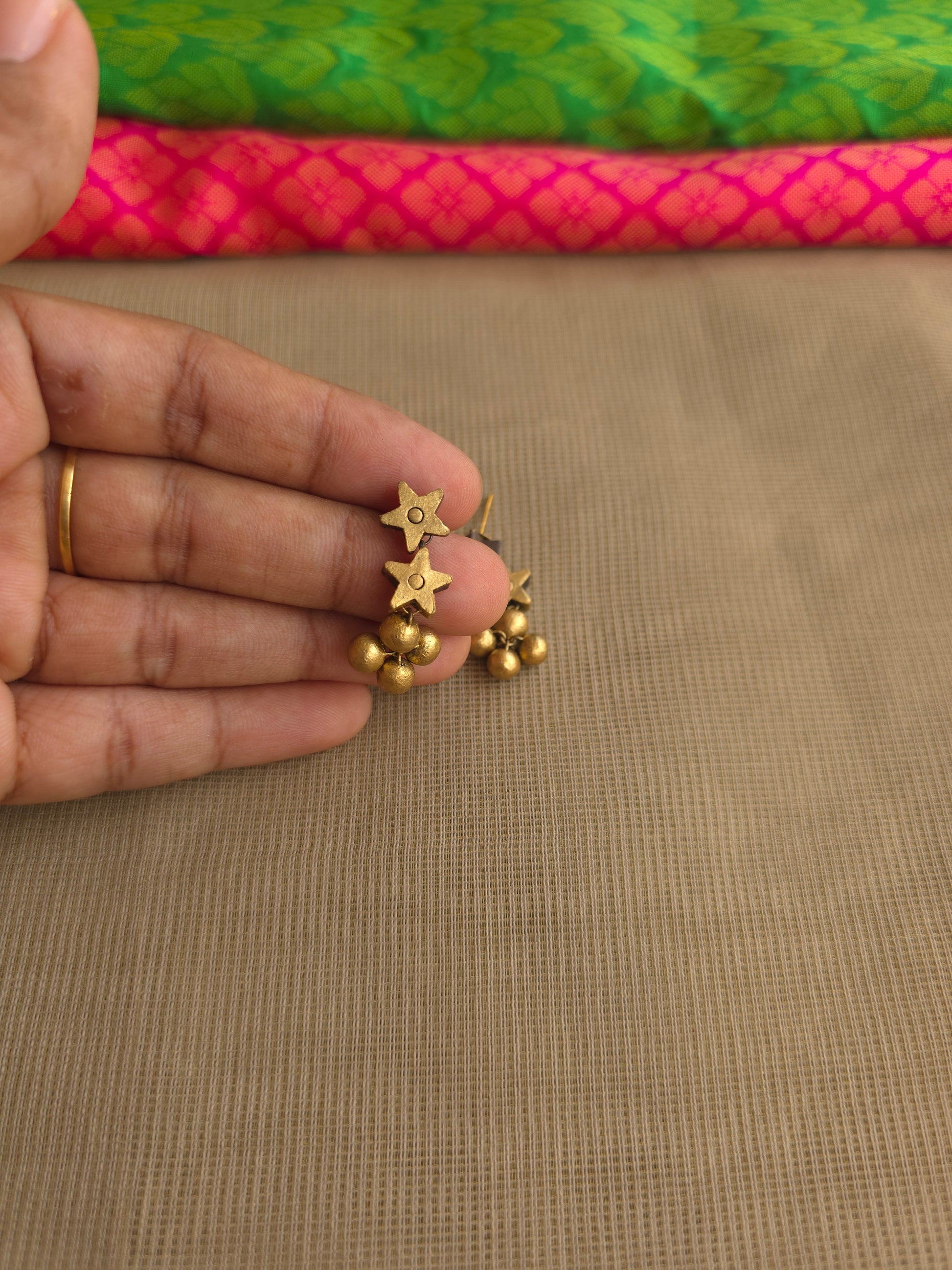 Radiant-gold-terracotta-earring
