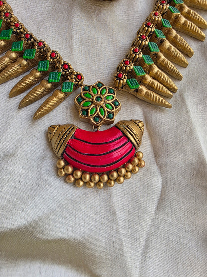 Traditional arumbu terracotta floral necklace design